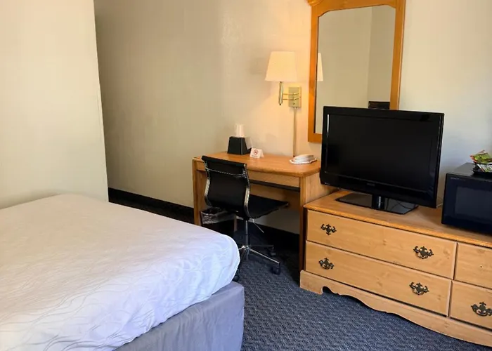 Roseville Budget Inn