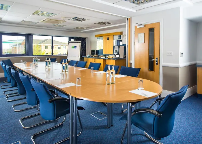 Holiday Inn Express Northampton - South By Ihg