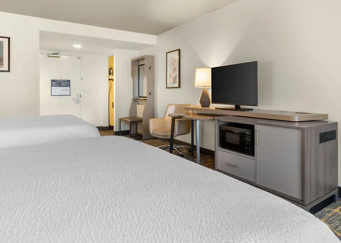 Holiday Inn & Suites Oakland - Airport By Ihg