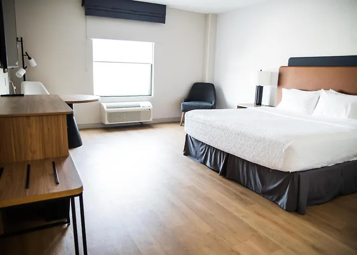 Hampton Inn&Suites Laval