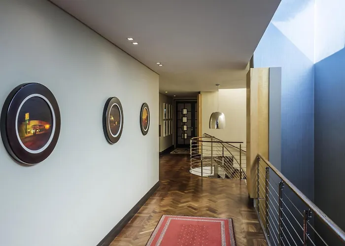 Mantis No5 Boutique Art Hotel