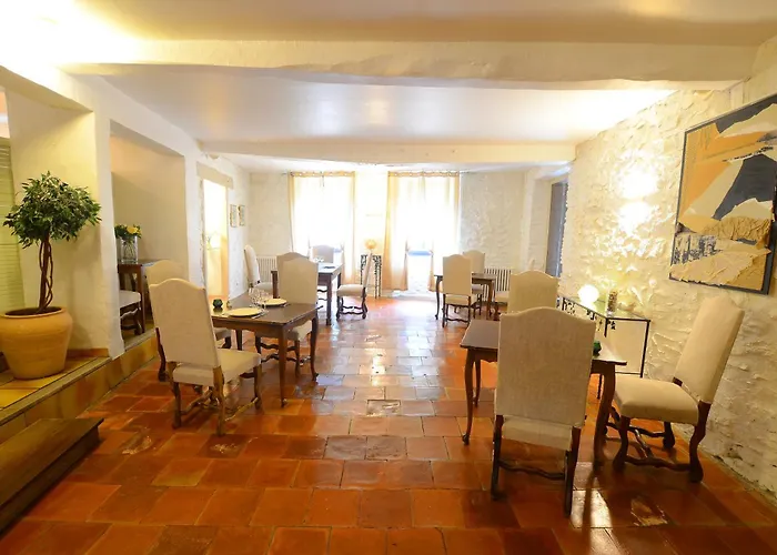 Logis Hotels - Hotel Restaurant Du Midi