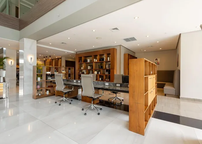 Crowne Plaza Airport By Ihg
