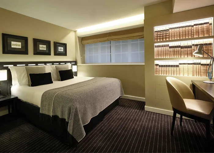 Hotel The Resident Victoria London
