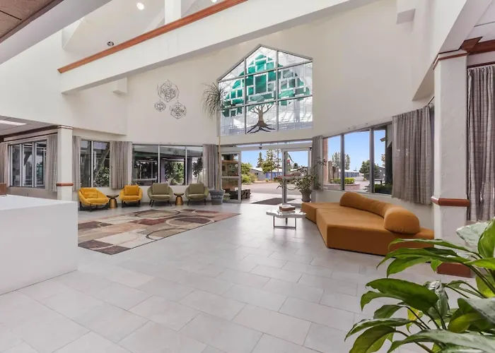 Medallion Inn And Suites