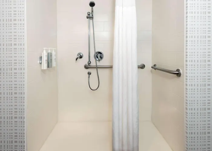 Hampton Inn And Suites Clearwater Beach