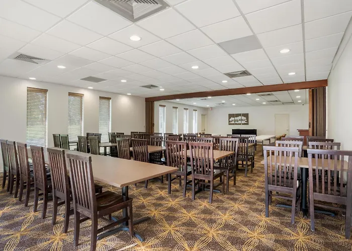 Best Western Crossroads Inn