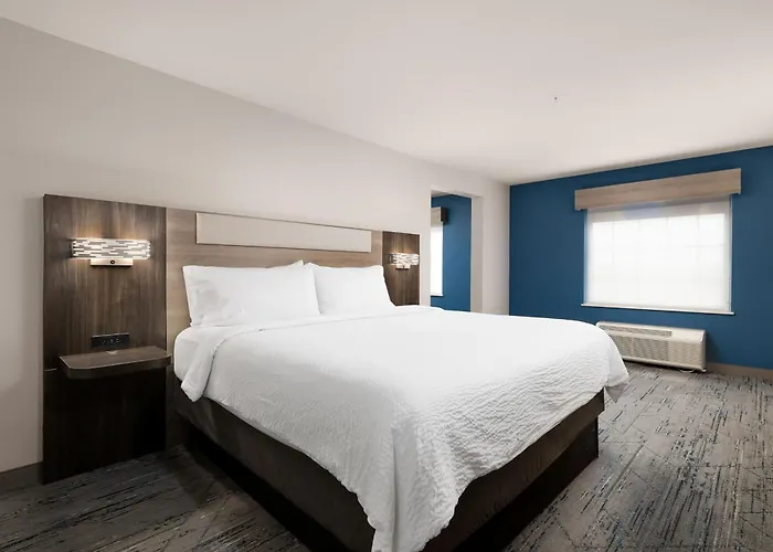 Holiday Inn Express & Suites - Jourdanton-Pleasanton By Ihg