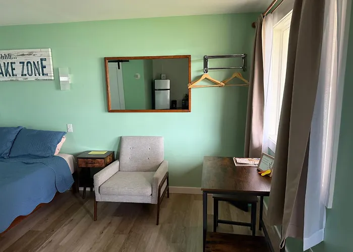 Bay Port Lodging