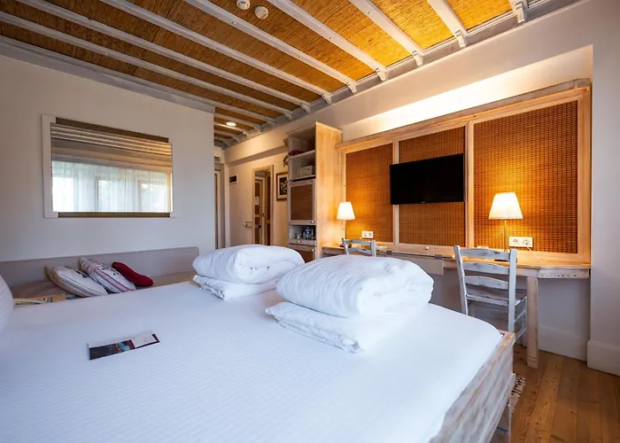 El Vino Hotel & Suites