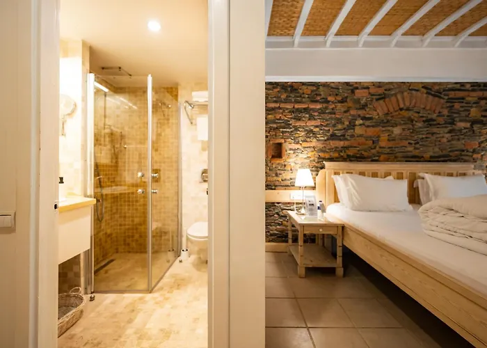 El Vino Hotel & Suites