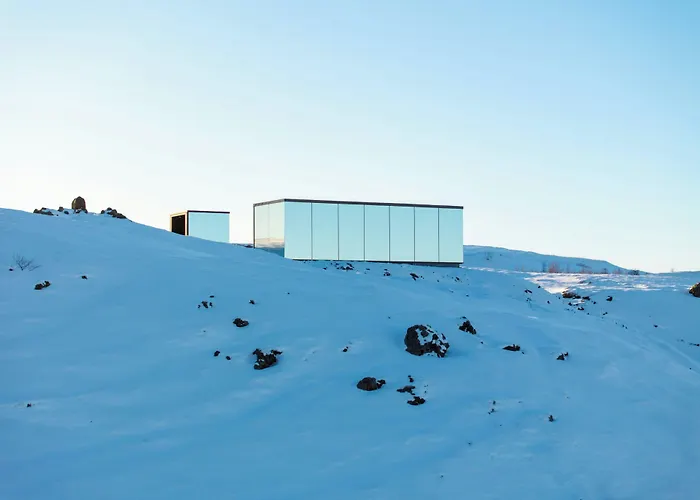 Oeoed Hekla Horizon - Mirror Houses