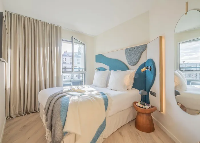 Yuna Porte-Maillot - ApartHotel