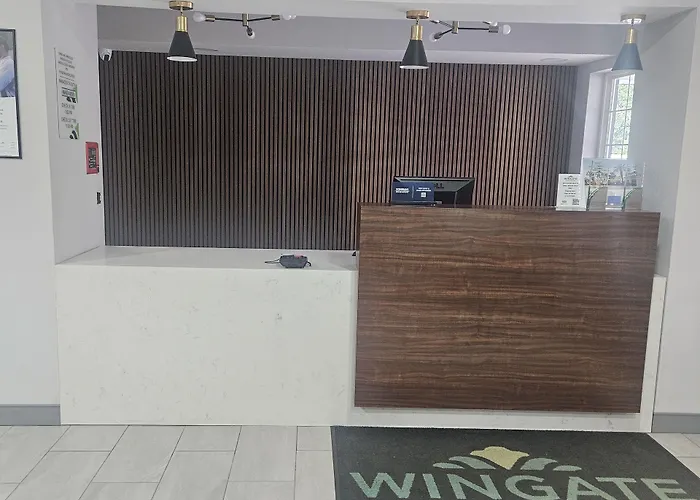 Wingate Suites By Wyndham Youngstown - Austintown