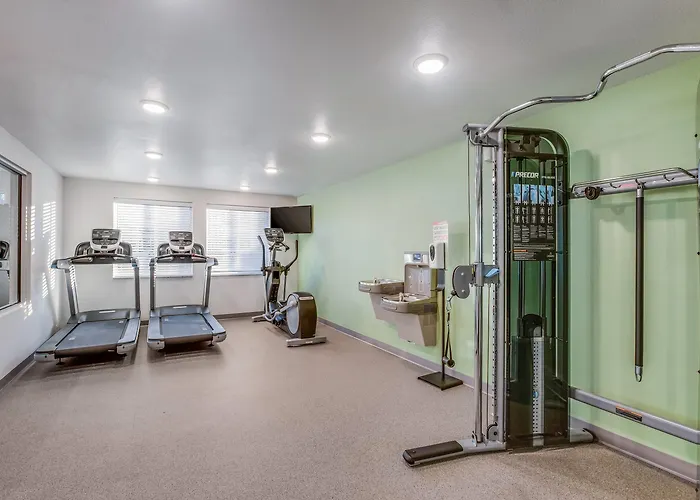 Woodspring Suites Novi Farmington
