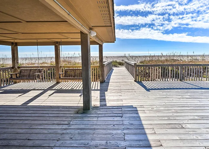 Oak Island Beachfront Condo W/ Community Pool