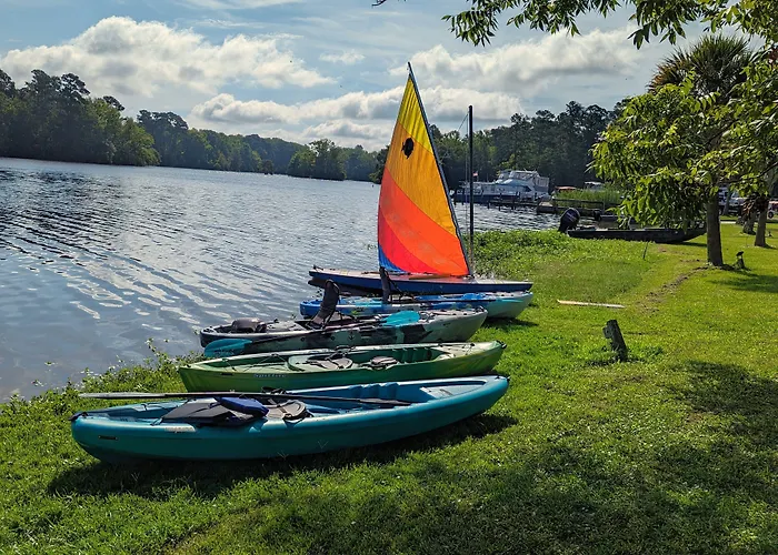 Bells Marina & Fishing Resort - Santee Lake Marion By I95 - Family Adventure, Pets On Request!