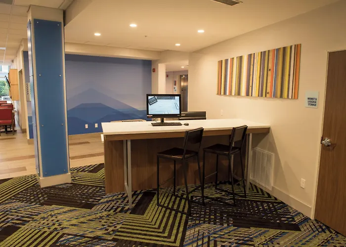 Holiday Inn Express & Suites Dayton North - Vandalia By Ihg