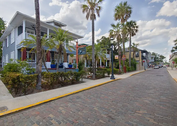 Hemingway House Boutique Hotel (Adults Only)
