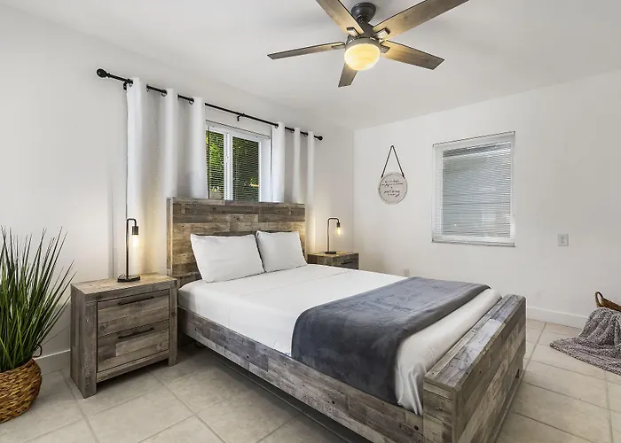 Alani Bay Premium Condos