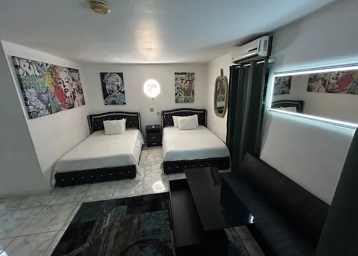 Big Apple Hotel