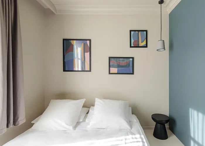 Frenchdoor Tours Corneille