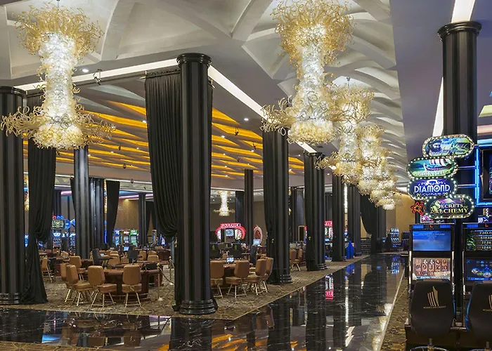 Noah'S Ark Deluxe Hotel & Spa