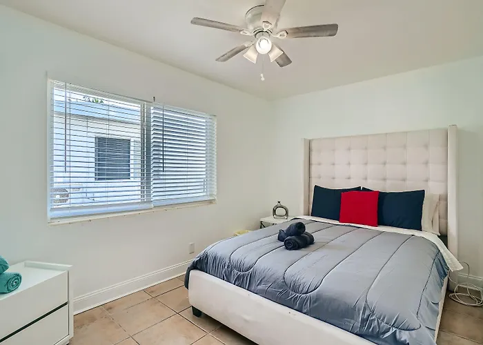 Singer Island Inn