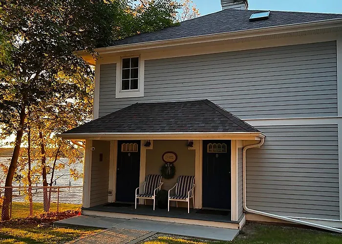The Sand Hill Inn
