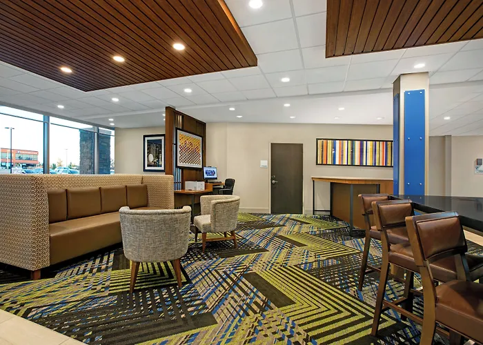 Holiday Inn Express & Suites - Milwaukee - Brookfield By Ihg