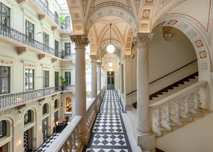 Hotel Oktogon Haggenmacher By Continental Group