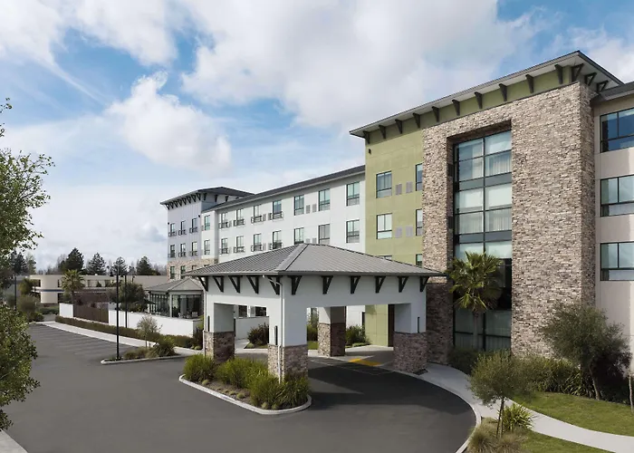 Hotel Centro Sonoma Wine Country, Tapestry Collection Hilton Rohnert Park