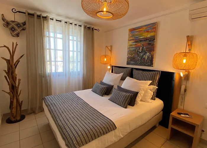 Hotel Le Neptune En Camargue