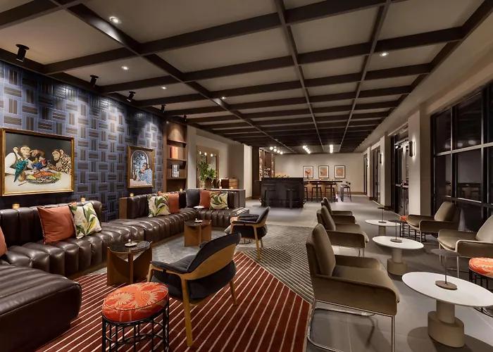 106 Jefferson Huntsville, Curio Collection By Hilton