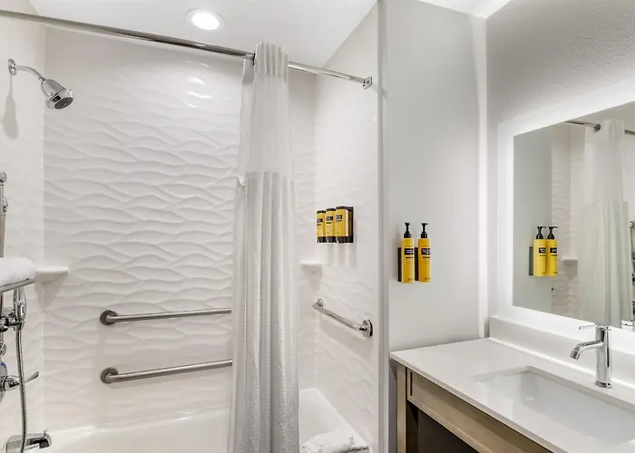 Best Western Plus Mid County