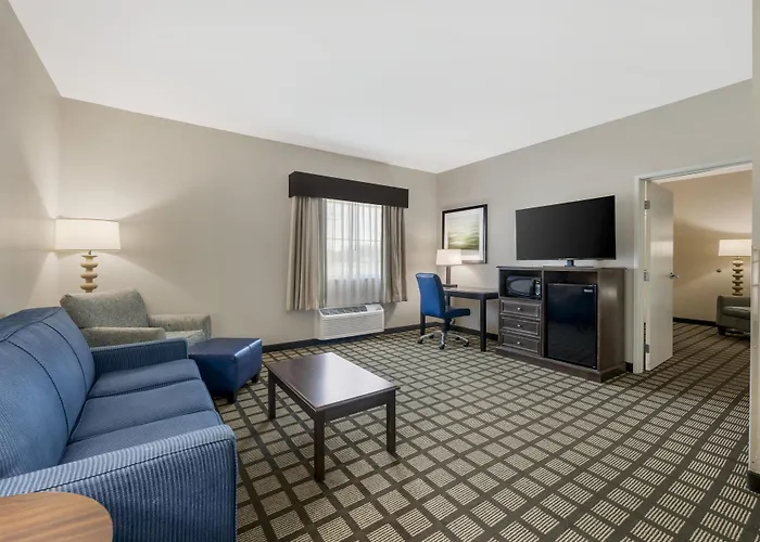 Best Western North Bryant Inn