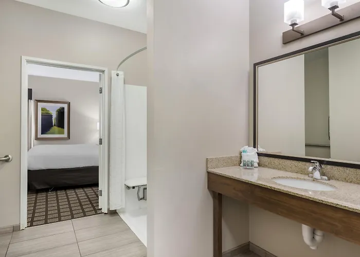 Best Western North Bryant Inn