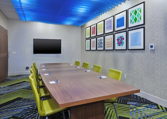 Holiday Inn Express & Suites Painesville - Concord By Ihg