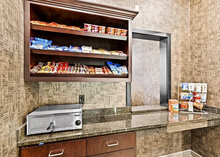 Cobblestone Hotel & Suites
