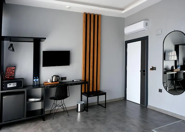 Melanj Airport Hotel