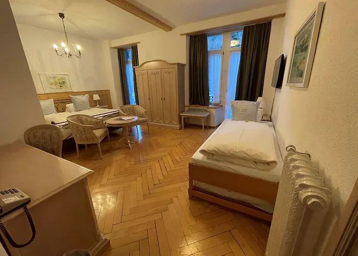 Carlton-Europe Vintage Adults Hotel