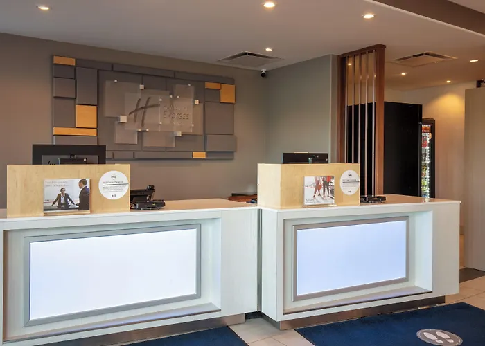 Holiday Inn Express & Suites - Beloit By Ihg
