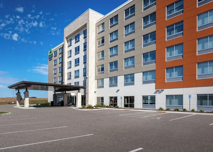 Holiday Inn Express & Suites - Beloit By Ihg