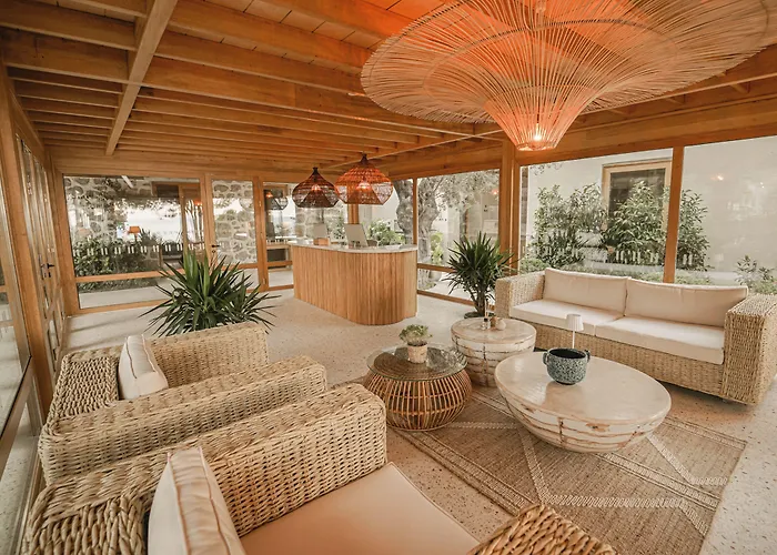 Perios Beach House - Adults Only