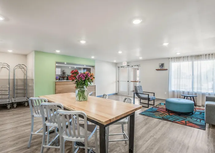 Woodspring Suites Chicago Midway