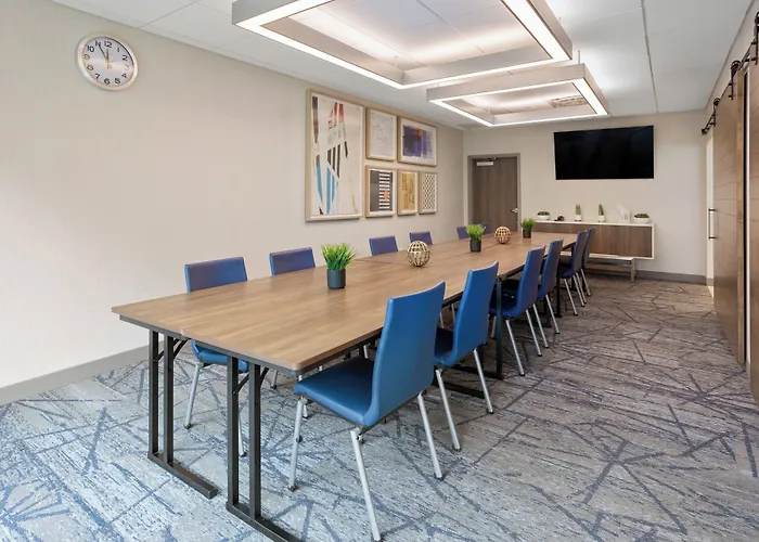 Holiday Inn Express & Suites Waynesboro East