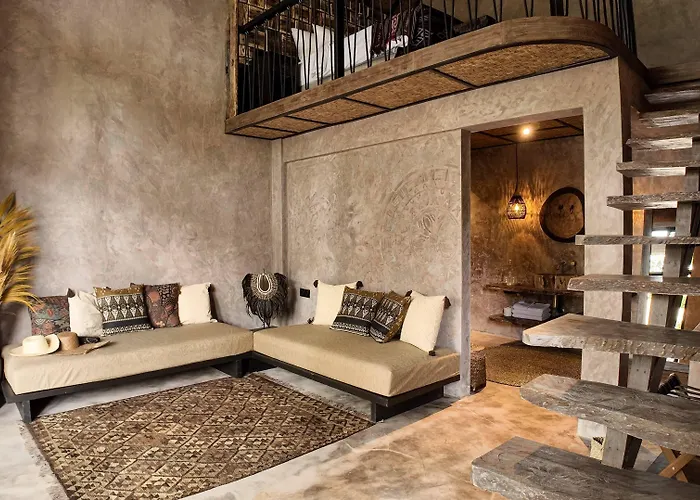 Hani Hideaway