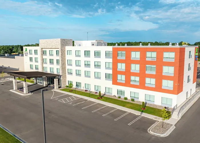 Holiday Inn Express & Suites Marinette By Ihg