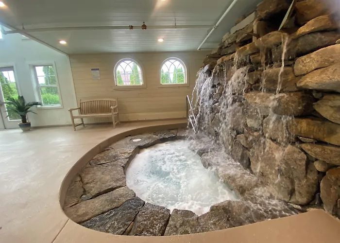 The Common Man Inn & Lodge, Plymouth