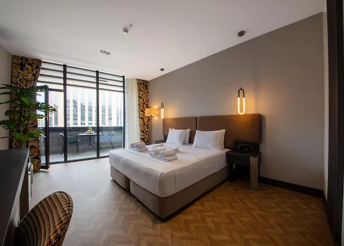 V Center Hotel
